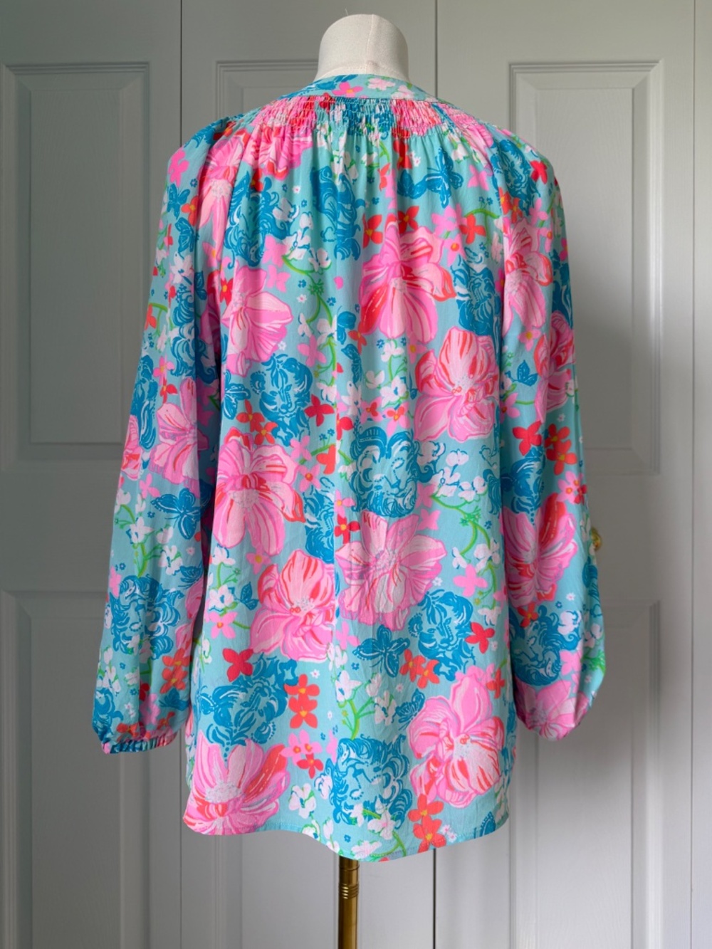 LILY PULIITZER | Elsa Floral Silk Top Surf Blue Luscious Lions Size M - Picture 7 of 11